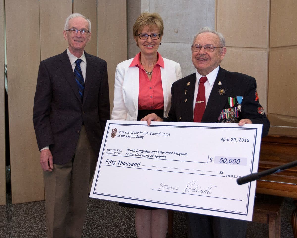Veterans donate $50,000 to Polish Language and Literature Program